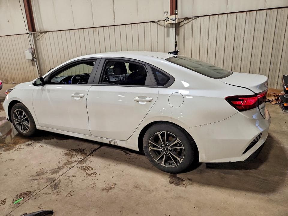2023 KIA FORTE LXS 2