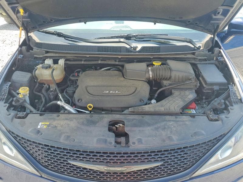 2018 CHRYSLER PACIFICA TOURING L 12
