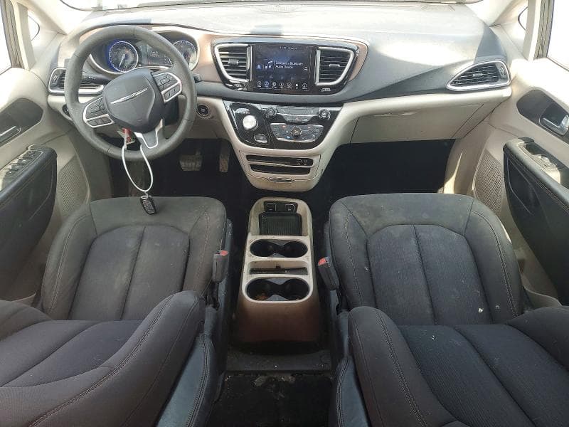 2017 CHRYSLER PACIFICA TOURING 8