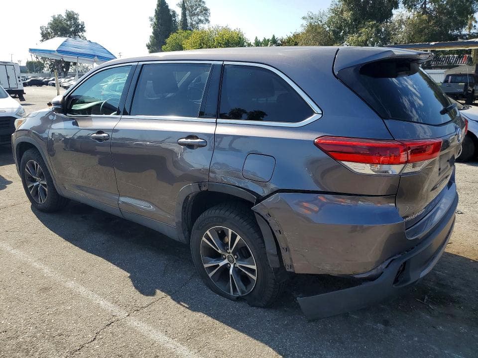 2019 TOYOTA HIGHLANDER LE 2