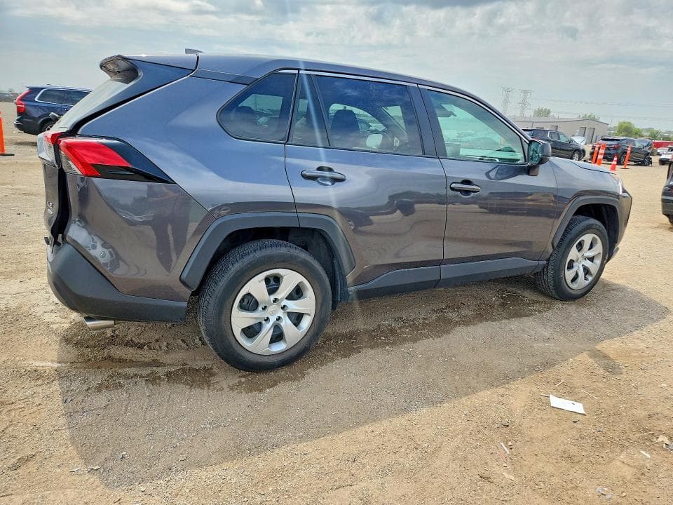 2022 TOYOTA RAV4 LE 3
