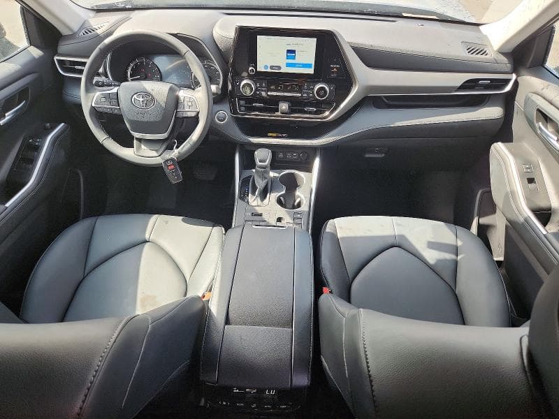 2026 TOYOTA HIGHLANDER XLE 8