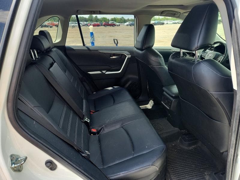 2022 TOYOTA RAV4 XLE PREMIUM 10