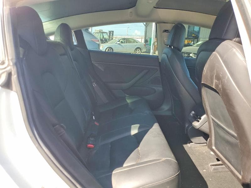 2018 TESLA MODEL 3 10