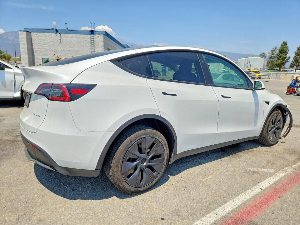 2025 TESLA MODEL Y 3
