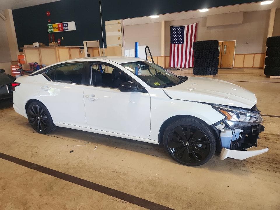 2022 NISSAN ALTIMA SR 4