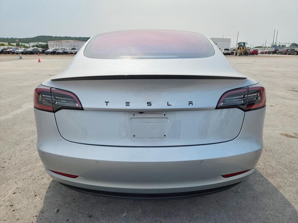 2018 TESLA MODEL 3 6