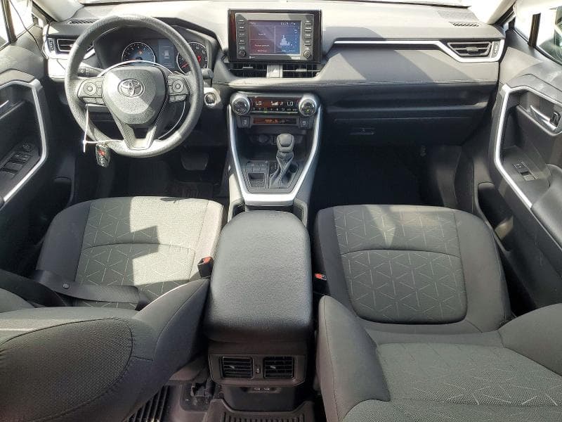 2022 TOYOTA RAV4 XLE 8