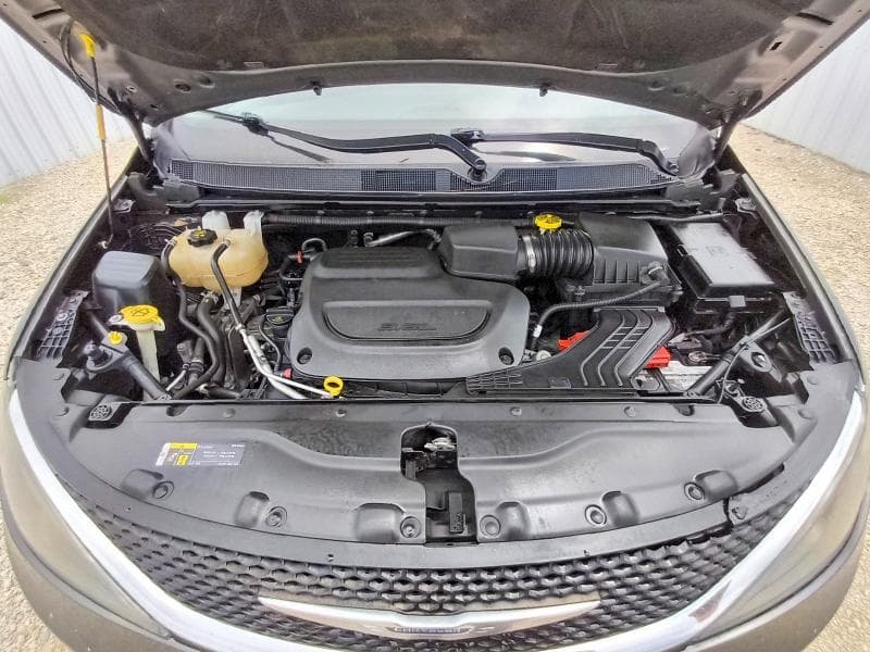 2020 CHRYSLER VOYAGER LX 12