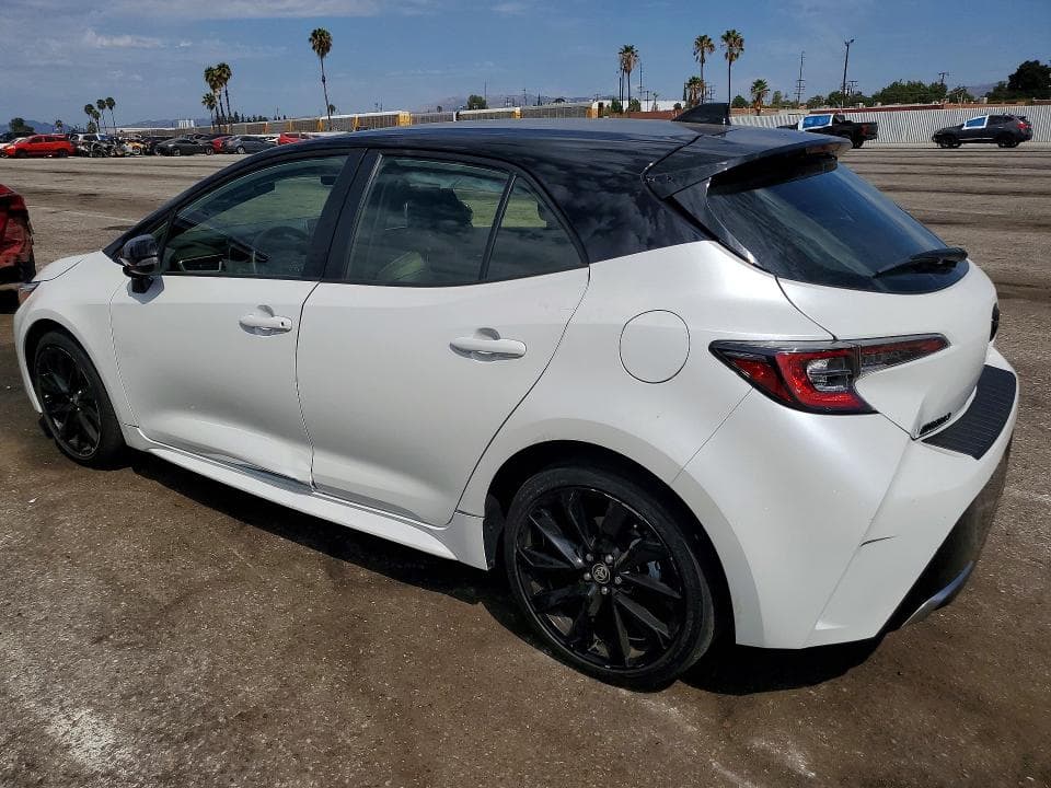 2026 TOYOTA COROLLA XSE 2