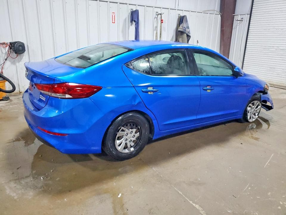 2018 HYUNDAI ELANTRA SE 3