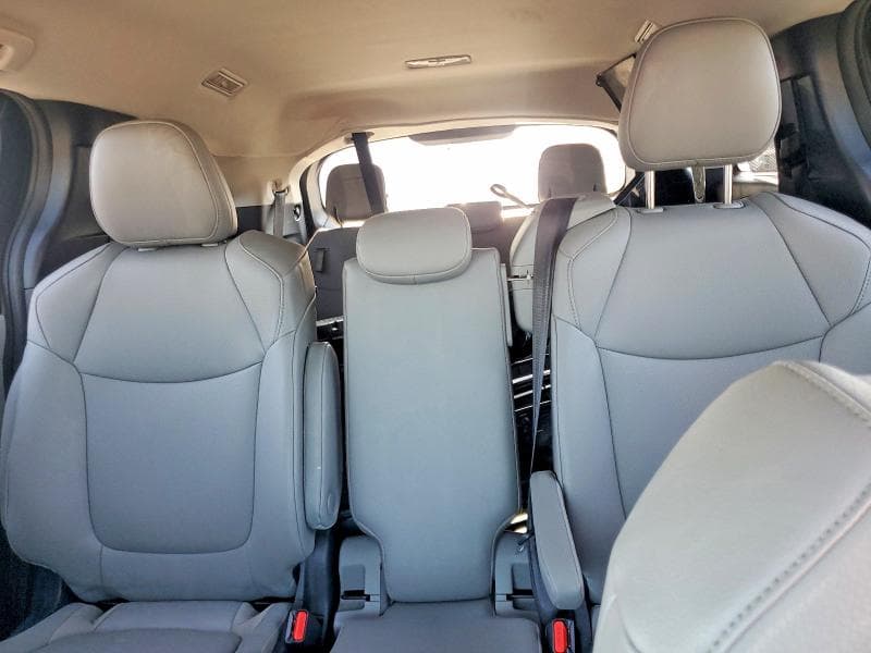 2026 TOYOTA SIENNA XLE 8-PASSENGER 10