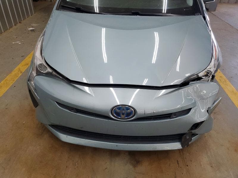 2018 TOYOTA PRIUS FOUR 11