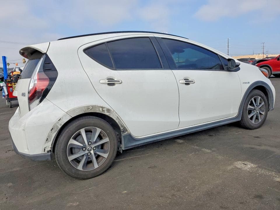 2018 TOYOTA PRIUS C TWO 3