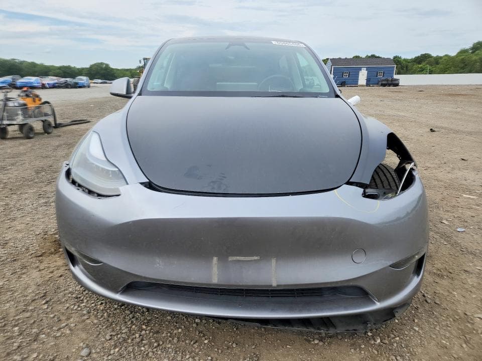 2024 TESLA MODEL Y 5