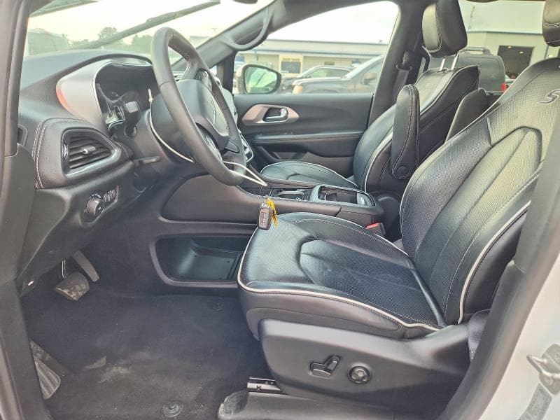 2025 CHRYSLER PACIFICA LIMITED 7