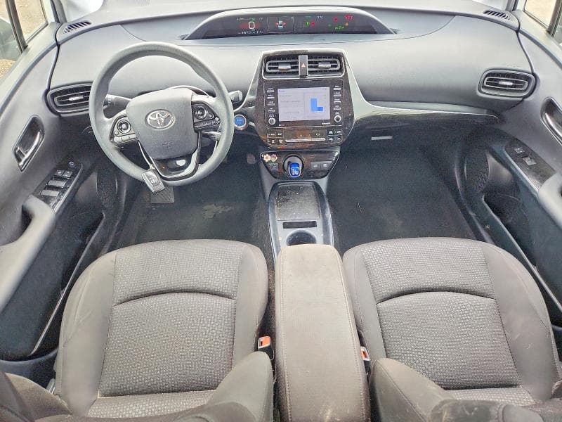 2021 TOYOTA PRIUS LE 8