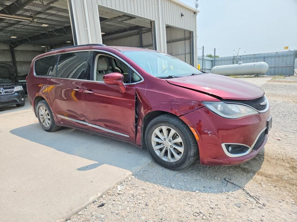 2017 CHRYSLER PACIFICA TOURING L 4