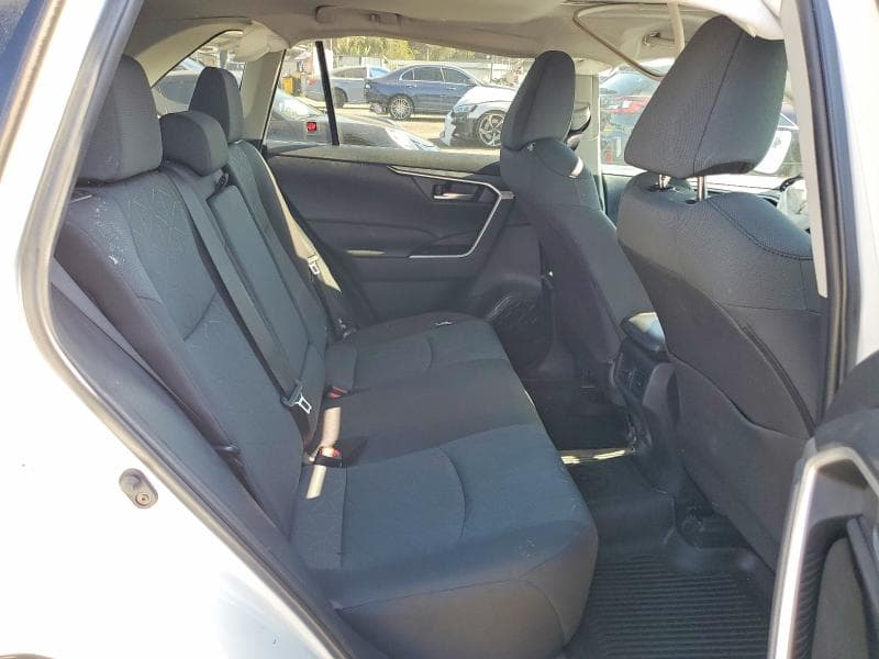 2024 TOYOTA RAV4 XLE 11