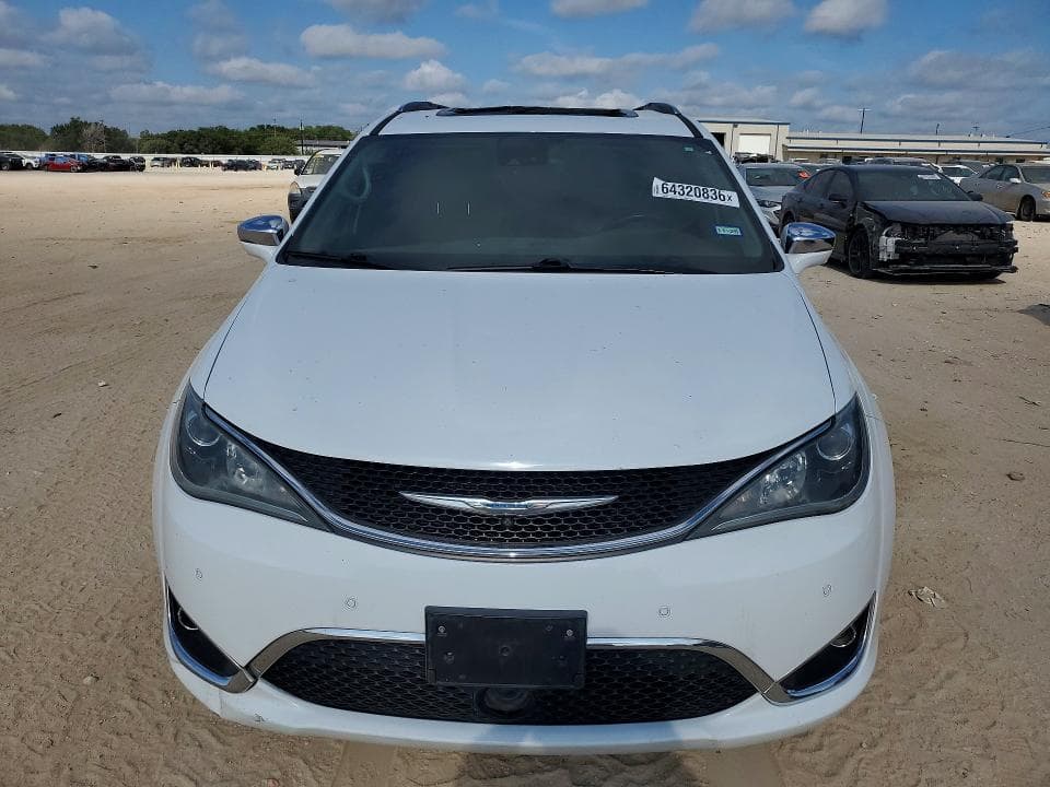2017 CHRYSLER PACIFICA LIMITED 5