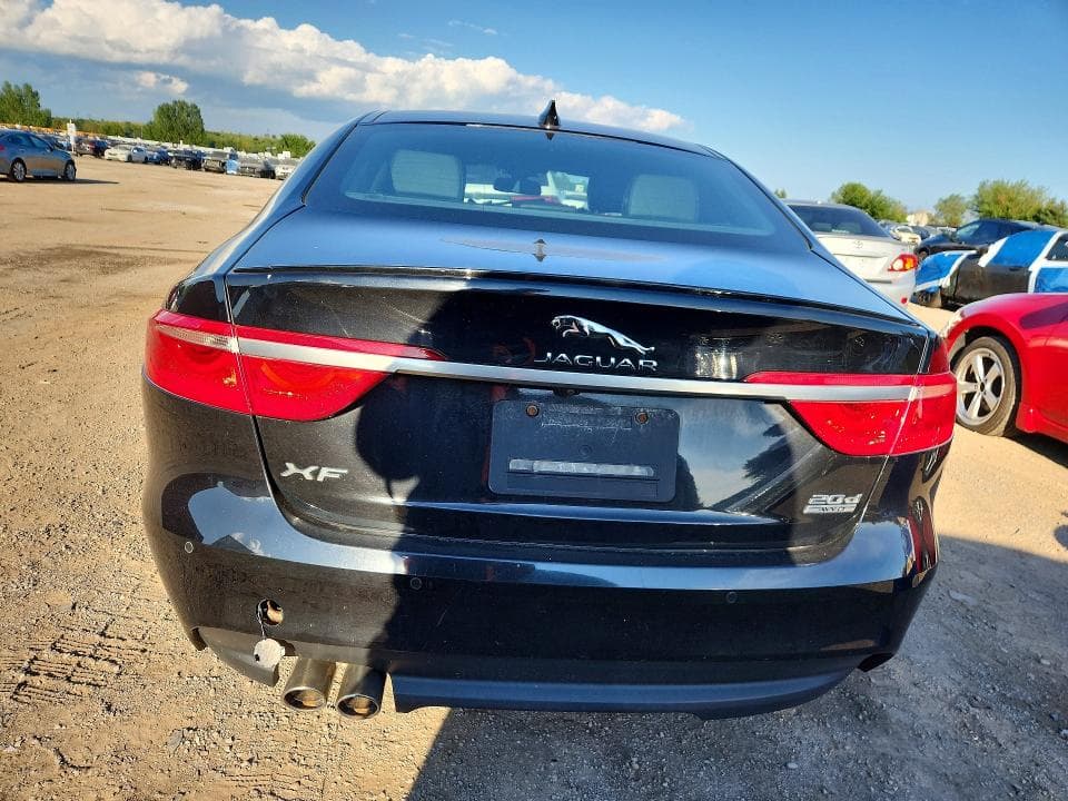 2017 JAGUAR XF R - SPORT 6