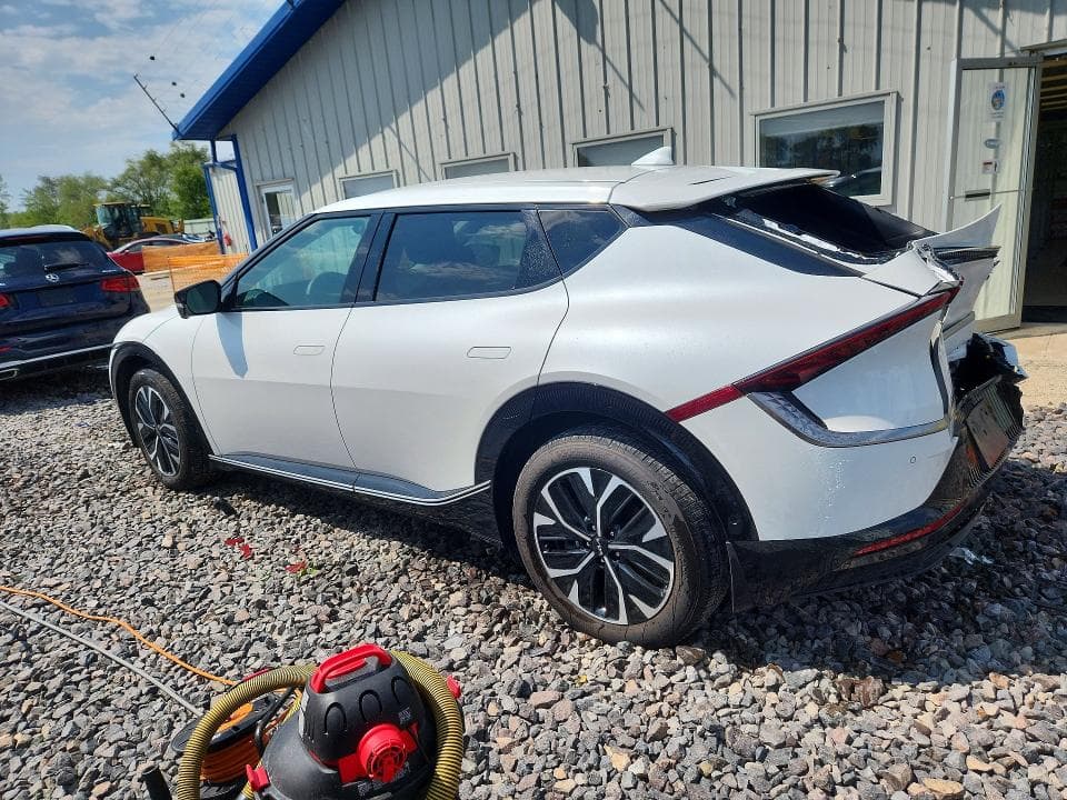 2023 KIA EV6 WIND 2