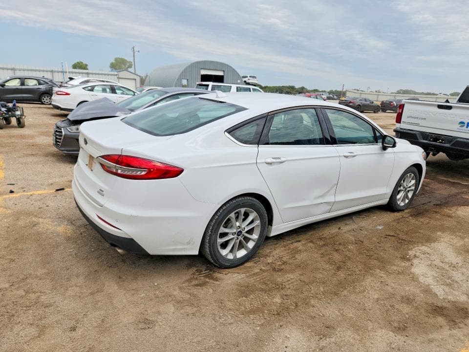2019 FORD FUSION SE 3