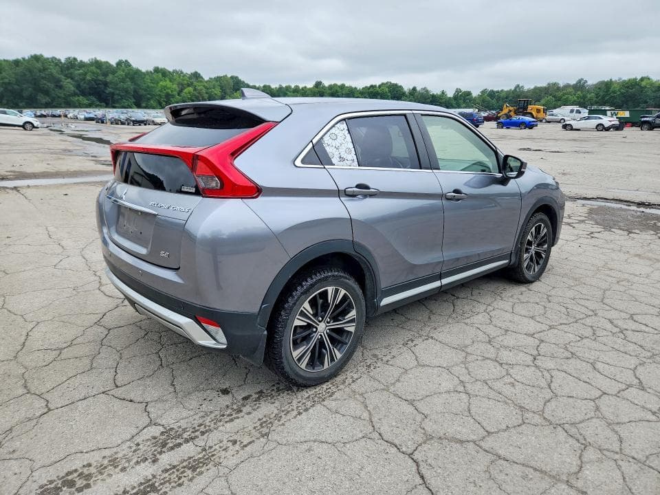 2018 MITSUBISHI ECLIPSE CROSS SE 3
