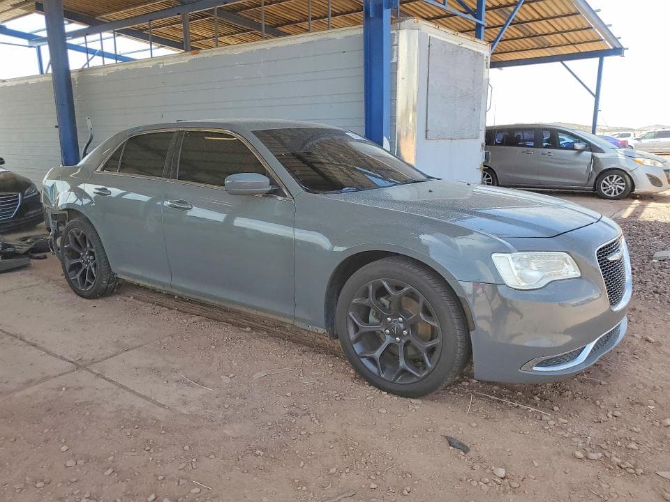 2018 CHRYSLER 300 TOURING 4