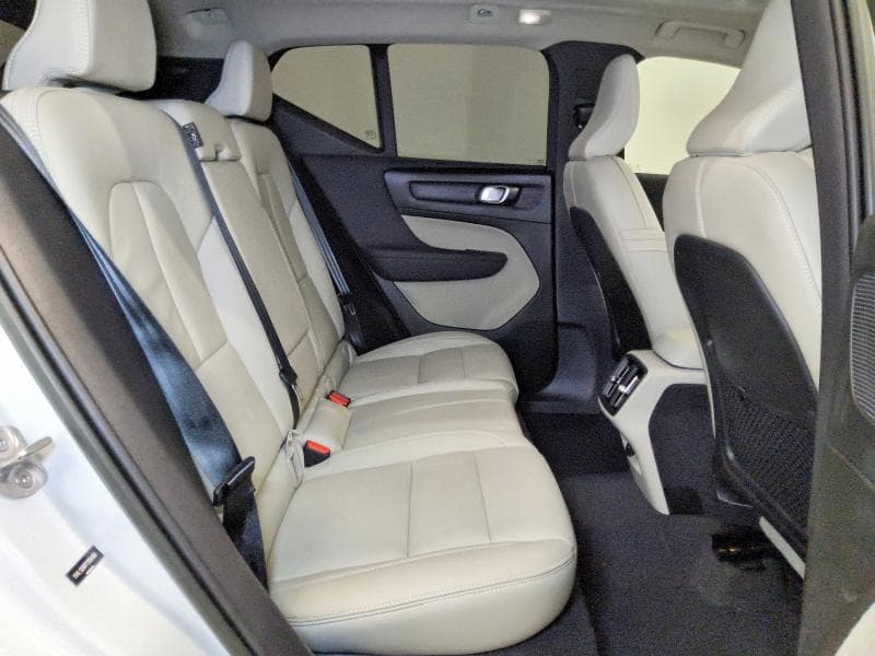 2023 VOLVO XC40 PLUS 11