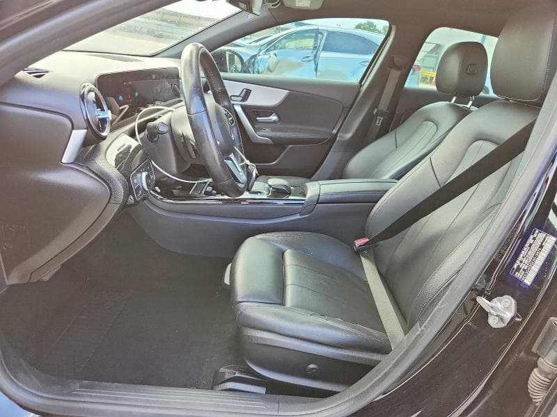 2019 MERCEDES-BENZ A 220 7