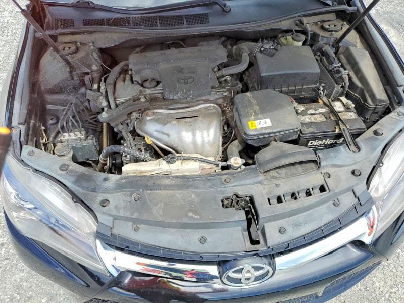 2017 TOYOTA CAMRY SE 11