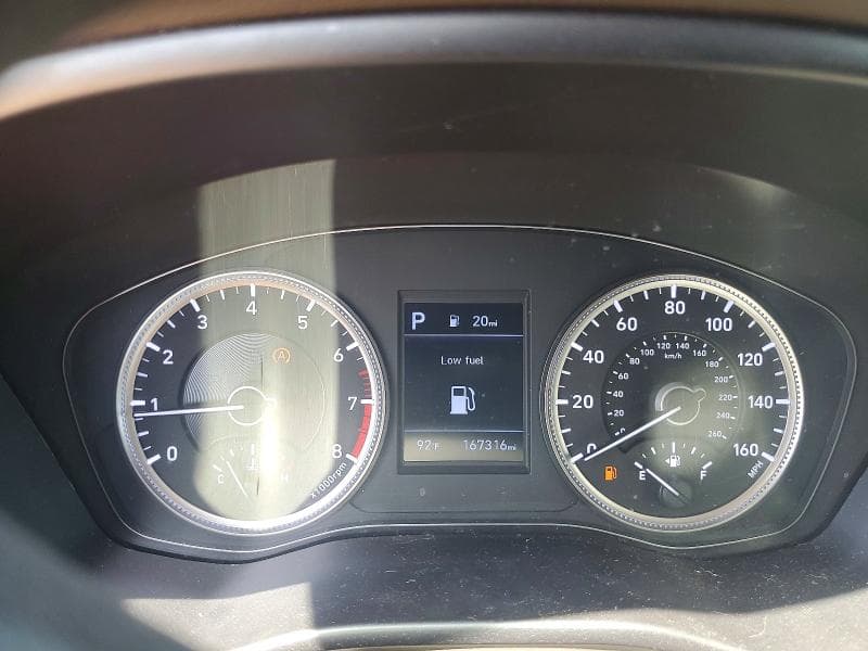 2019 HYUNDAI SANTA FE SE 9