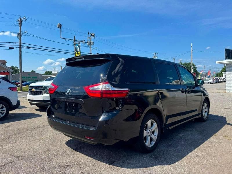 2020 TOYOTA SIENNA L 4