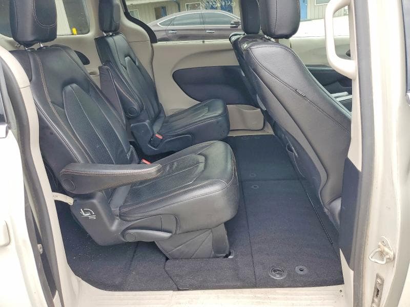 2019 CHRYSLER PACIFICA TOURING L PLUS 11