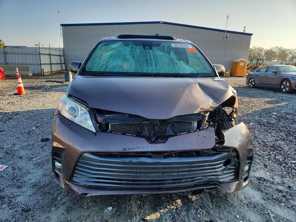 2020 TOYOTA SIENNA XLE PREMIUM 8-PASSENGER 5