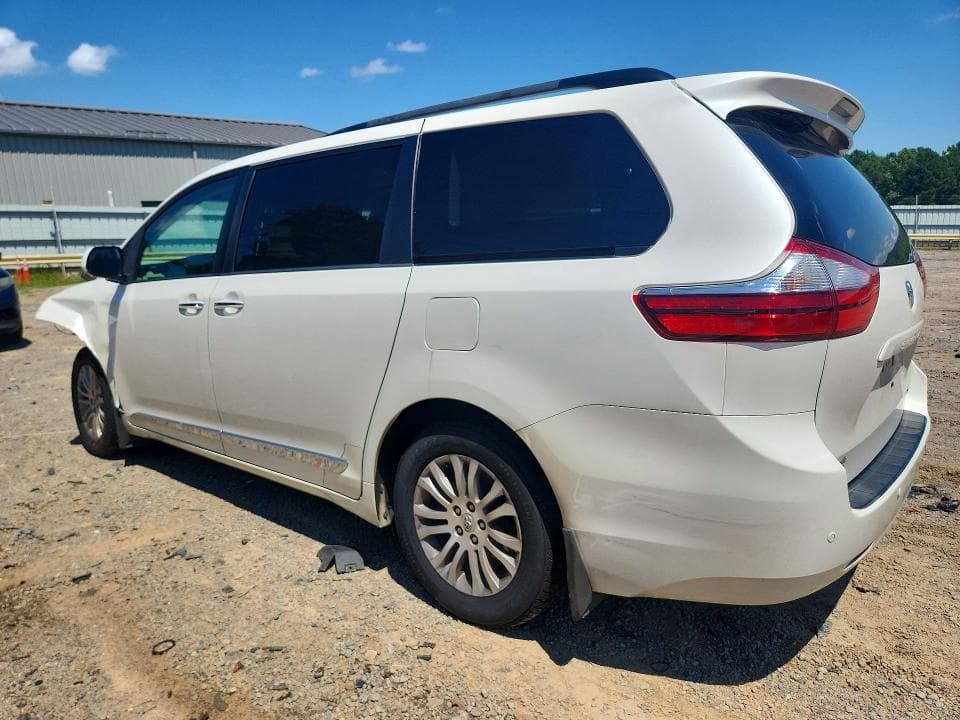 2017 TOYOTA SIENNA XLE PREMIUM 8-PASSENGER 2