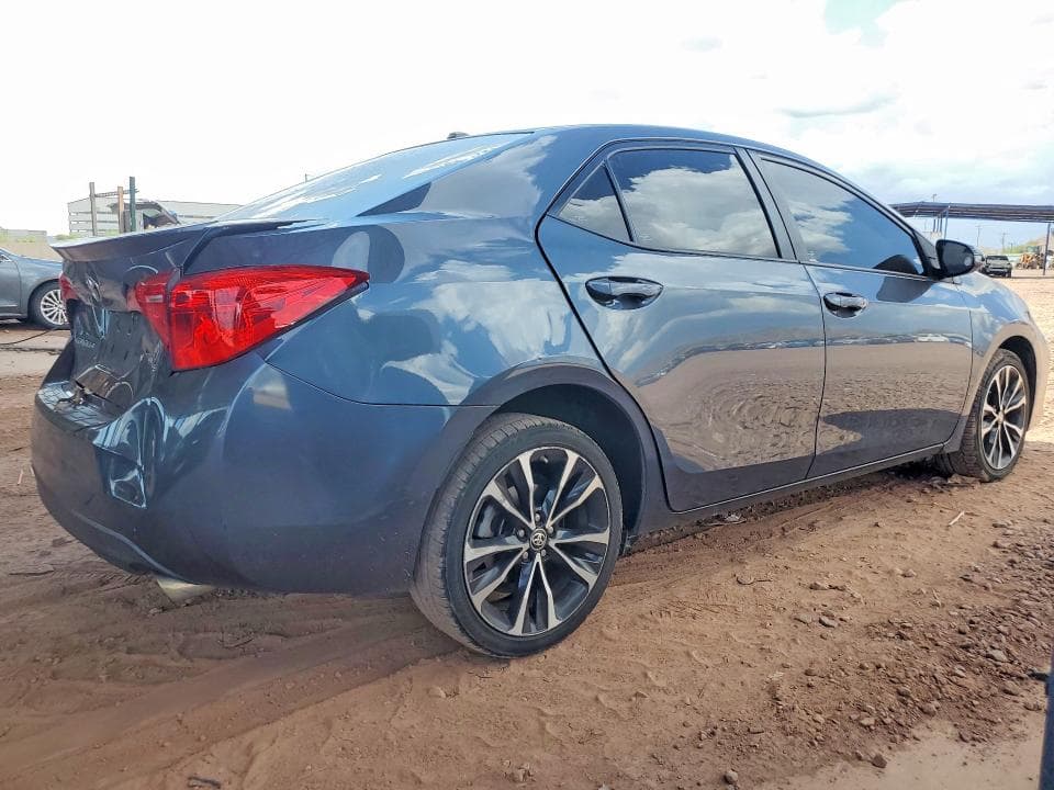 2017 TOYOTA COROLLA SE 3
