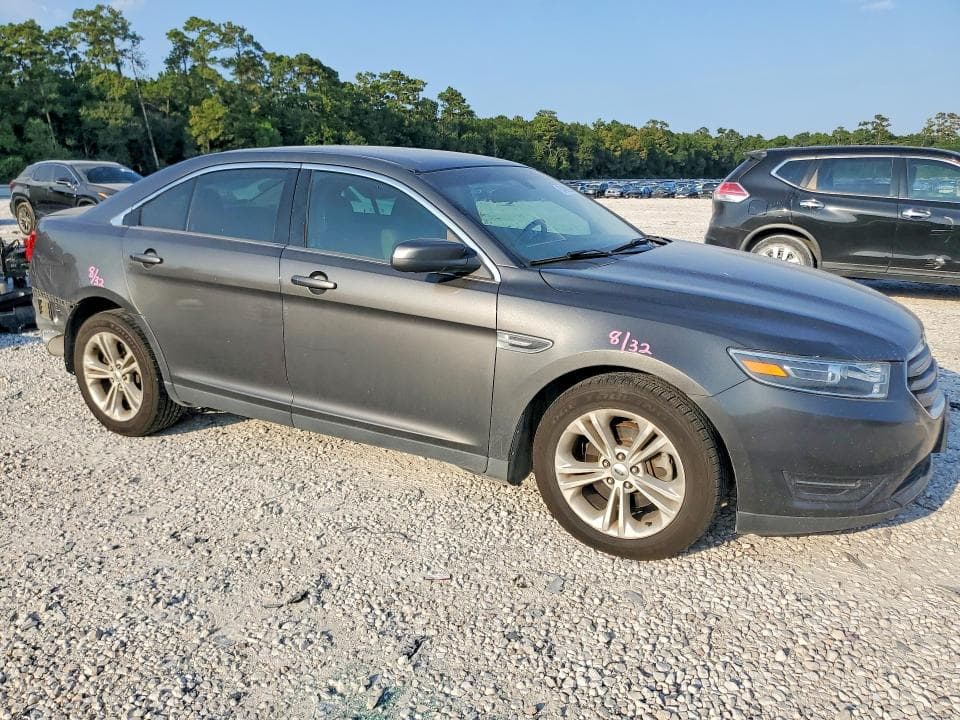 2019 FORD TAURUS SEL 4
