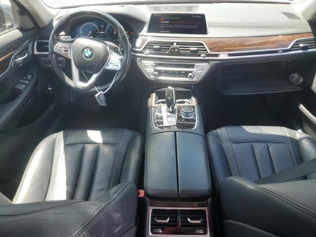 2018 BMW 740 XE 8
