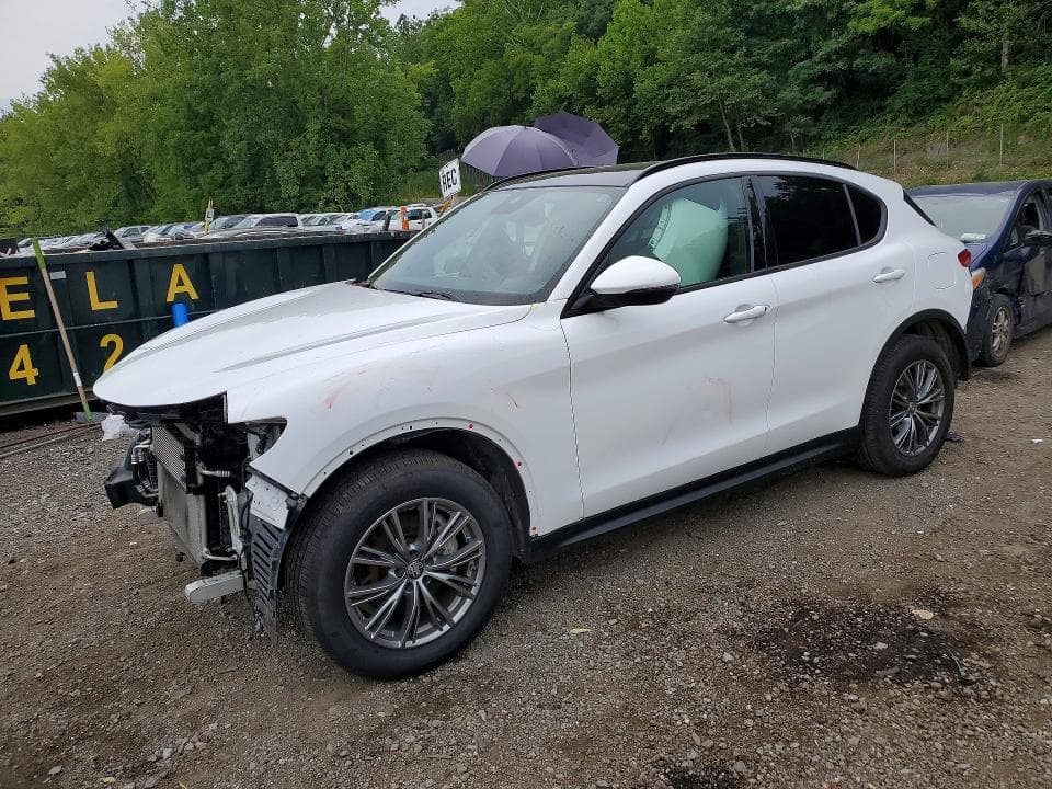 2023 ALFA ROMEO STELVIO SPRINT - 1