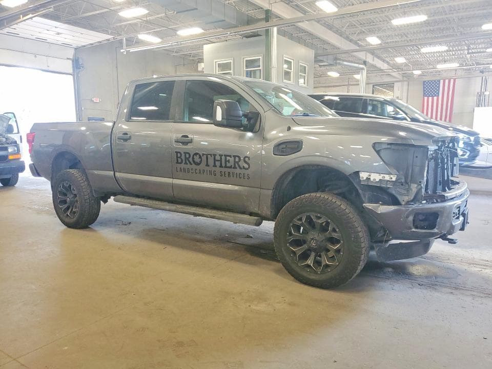 2018 NISSAN TITAN XD SV 4