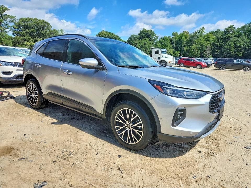 2024 FORD ESCAPE 4