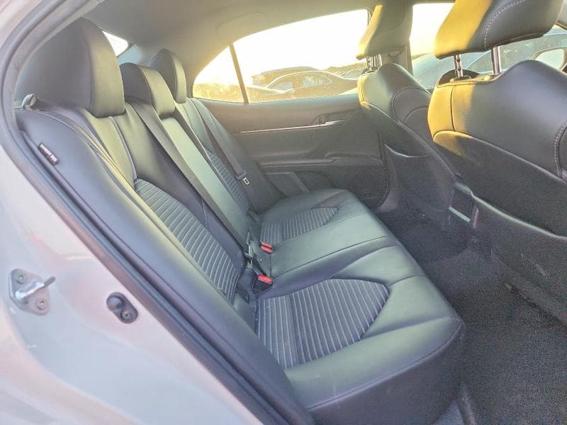 2021 TOYOTA CAMRY SE 10