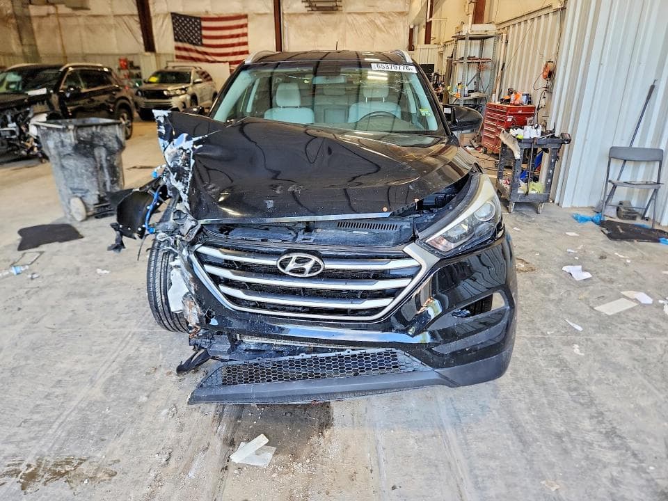 2017 HYUNDAI TUCSON SE 5