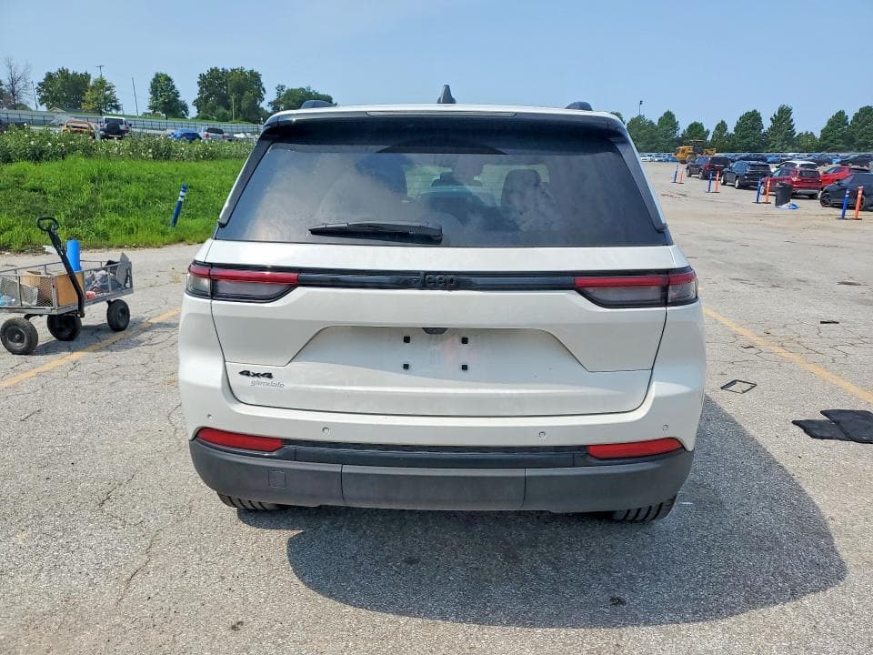 2022 JEEP GRAND CHEROKEE LAREDO 6
