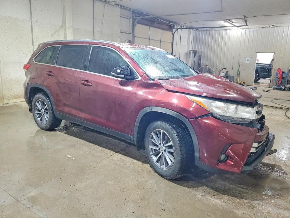 2019 TOYOTA HIGHLANDER XLE 4