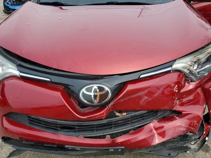 2018 TOYOTA RAV4 LE 12
