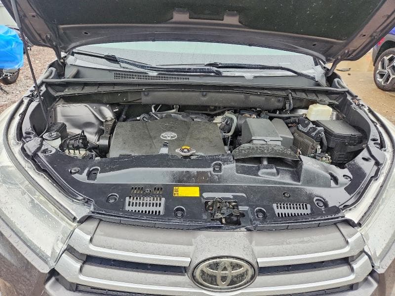 2017 TOYOTA HIGHLANDER XLE 12