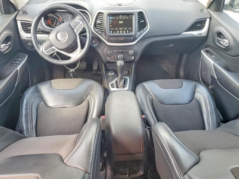 2018 JEEP CHEROKEE LATITUDE PLUS 8